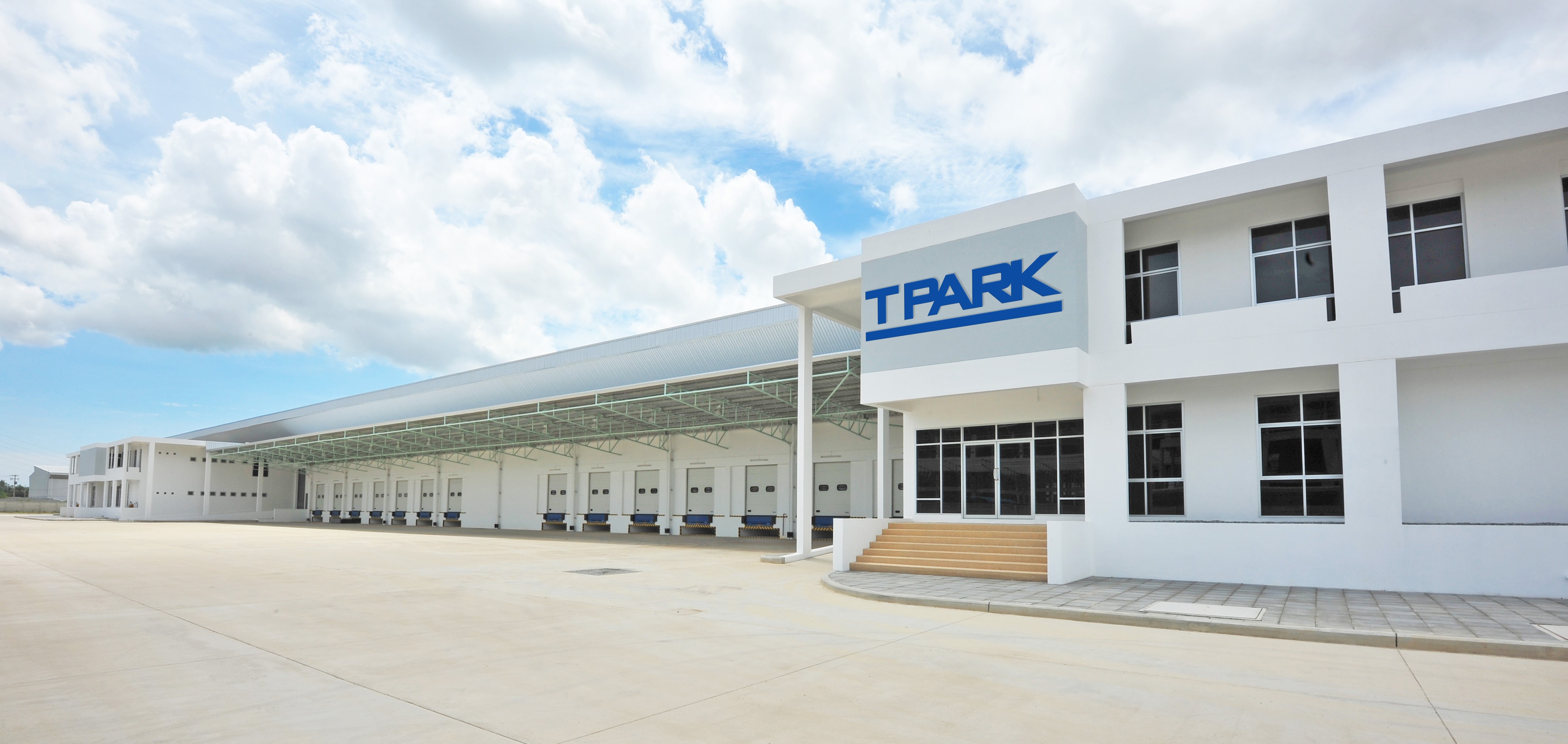 The TPARK Bangplee 4 warehouse by TICON, located in Bangkok, Thailand has achieved a preliminary EDGE certificate.