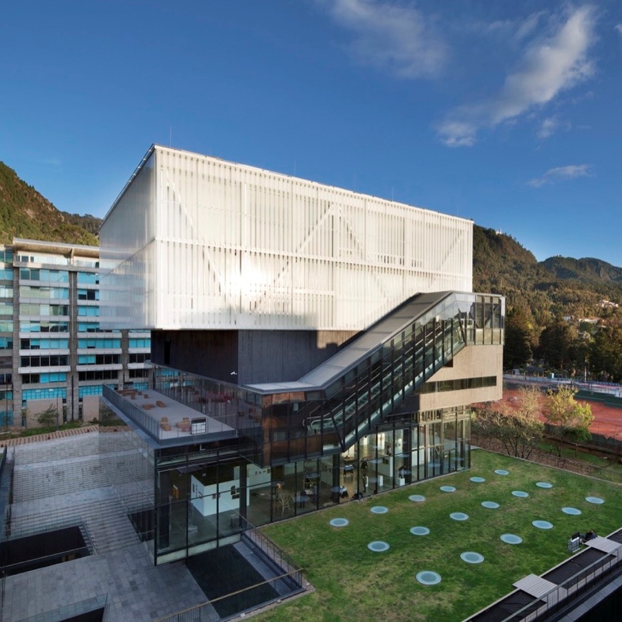 Gerardo Arango S.J. Building – School of Arts, located in Bogotá, Colombia, has received final EDGE certification from CAMACOL.